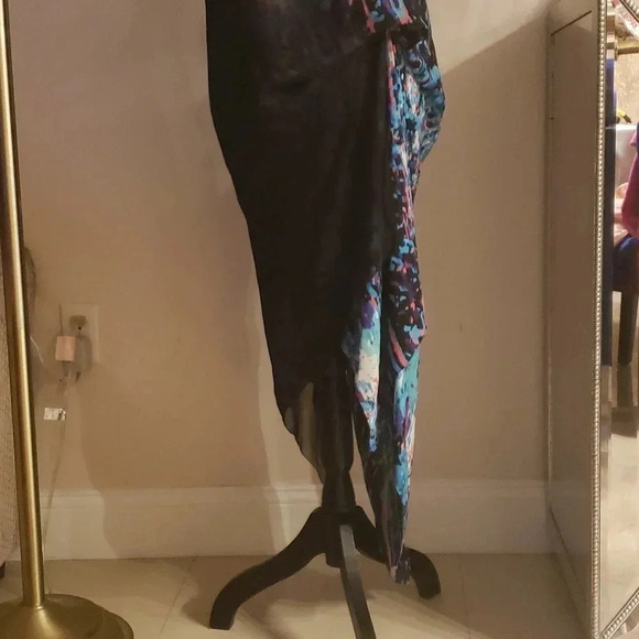 bcbg MaxAria runway Absolutely gorgeous dress size 4 - Picture 6 of 12